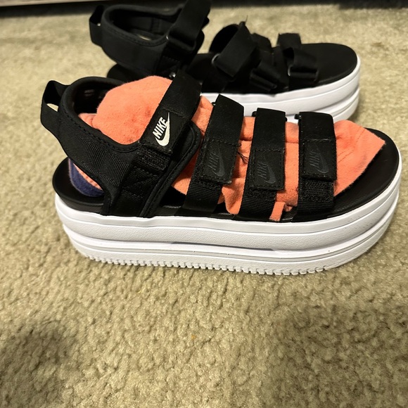 Nike Icon Women's Black Platform Sandals| Baddie | Sporty - Picture 5 of 11